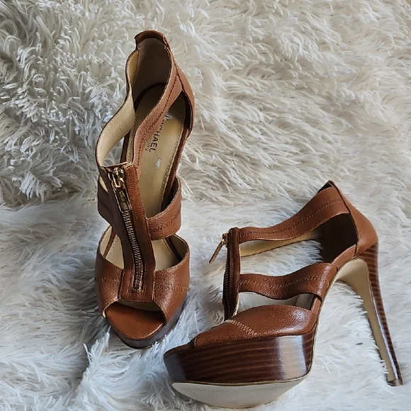 🤎🤎NEW MICHAEL KORS HEELS🤎🤎 - Picture 1 of 8